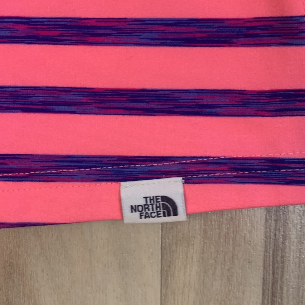 North Face top. Size M. - Picture 2 of 5